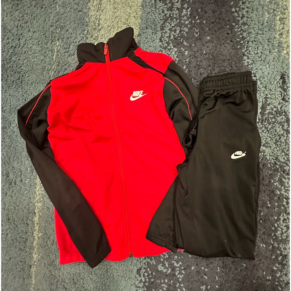Nike track suit pants and jacket set